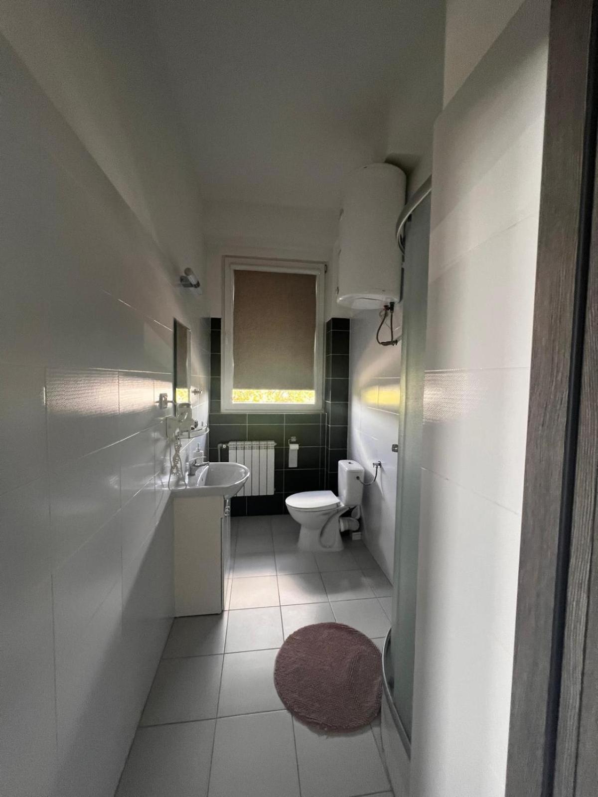 Business Center Appartement Skierniewice Buitenkant foto