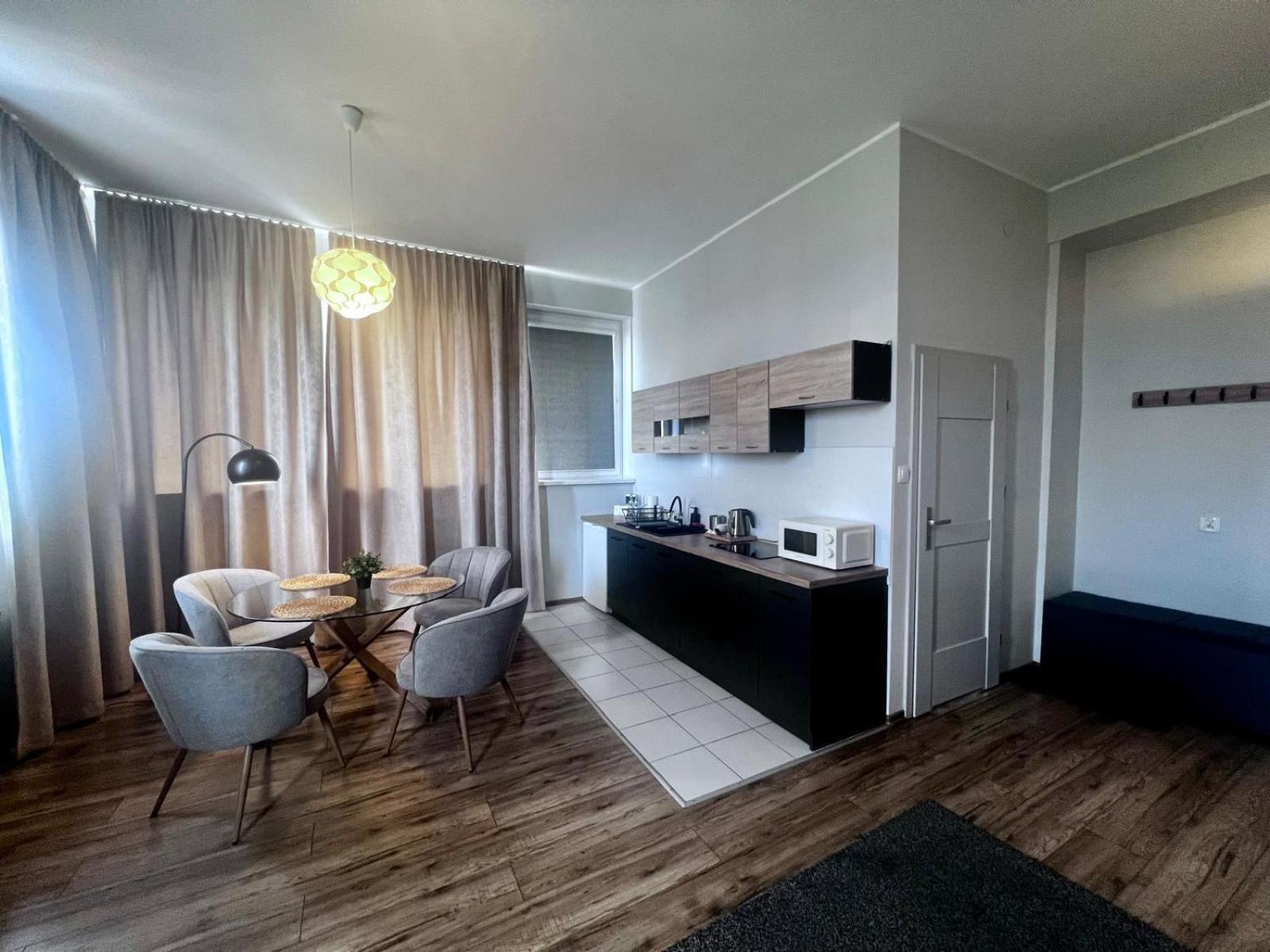 Business Center Appartement Skierniewice Buitenkant foto