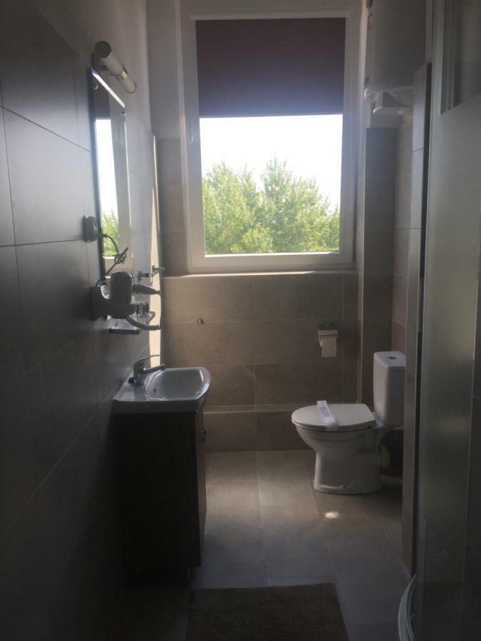 Business Center Appartement Skierniewice Buitenkant foto